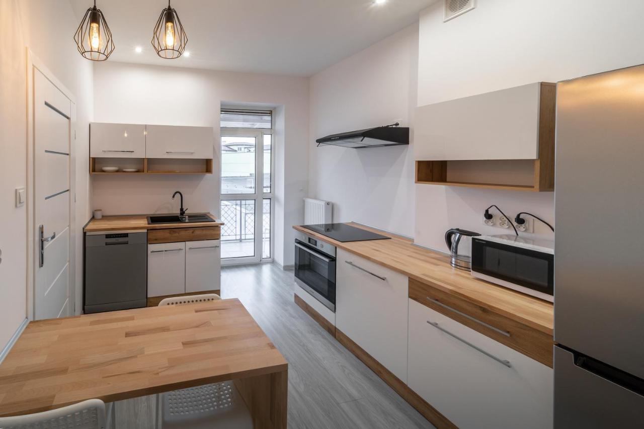 Around The World Vision Apartment - Centrum Opole Buitenkant foto